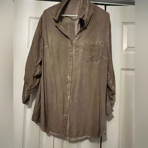 Velvet heart brand oversized button up shirt size 2xl in brown